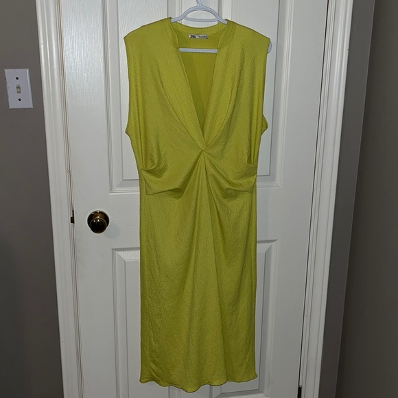 Zara Dress - Picture 1 of 3